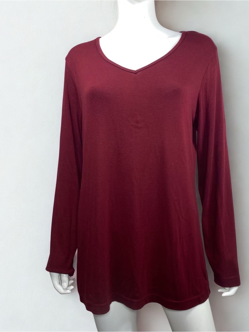 Classic V-Neck Long Sleeve Top in Burgundy